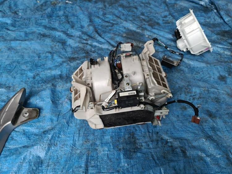 Мотор печки Хонда Легенд в Сочи 206136