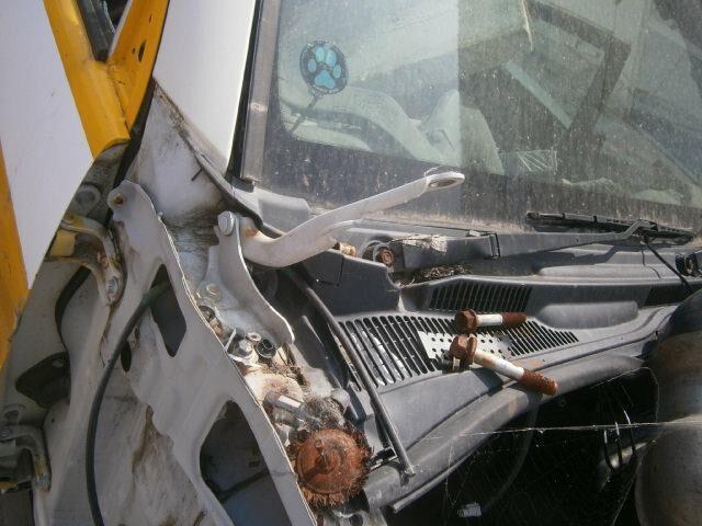 Решетка под лобовое стекло Тойота Хайлюкс Сурф в Сочи 29486